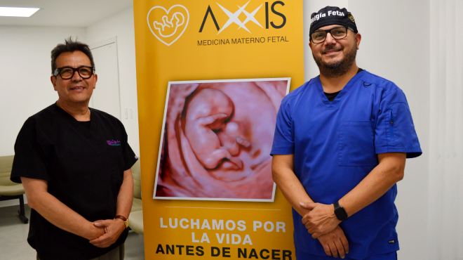 Jorge Mier Araujo, especialista del grupo Infant-Us, somos cirujanos para ni�os, y Marco del Pozo Orozco, m�dico ginec�logo obstetra, subespecialista en Medicina Materno Fetal,