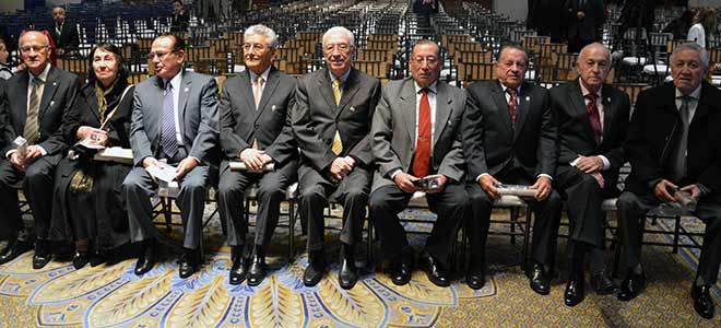 Miembros de la primera promocin de mdicos rurales del Ecuador. Homenajeados. 