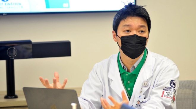 Nam Jim Kim, director médico del Centro de Excelencia y Robótica del Hospital Albert Einstein.