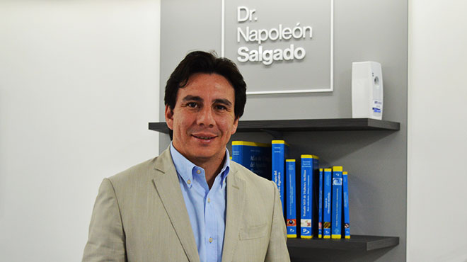 Napolen Salgado, cirujano baritrico