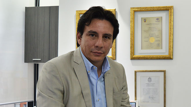 Napolen Salgado, especialista en Ciruga Baritrica