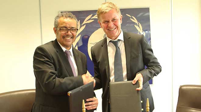 Tedros Adhanom Ghebreyesus, director general de OMS, y Erik Solheim, jefe de ONU Medio Ambiente.