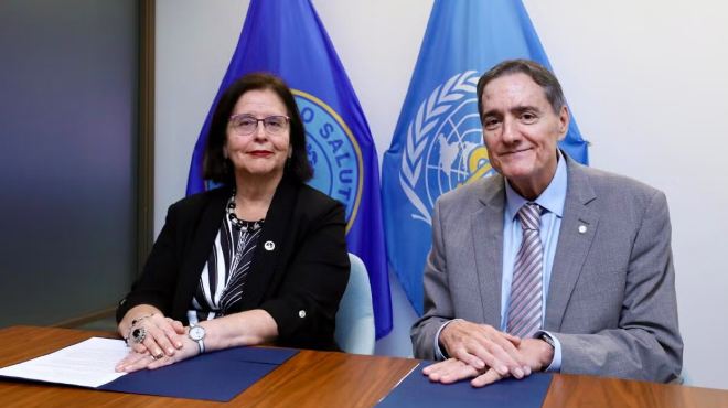 María del Carmen Calle Dávila, secretaria ejecutiva del ORAS-CONHU, y Jarbas Barbosa, director de la OPS.