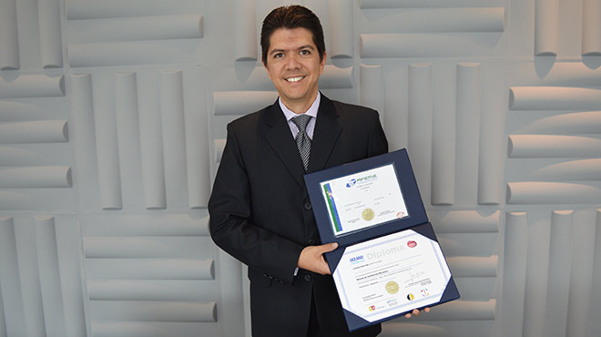 Oswaldo Almeida, director general de Editorial Ocano de Ecuador.