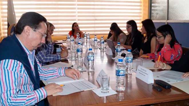 Representantes del MSP, IESS, gerentes de Clnicas Odontolgicas y autoridades de la Facultad de Odontologa.