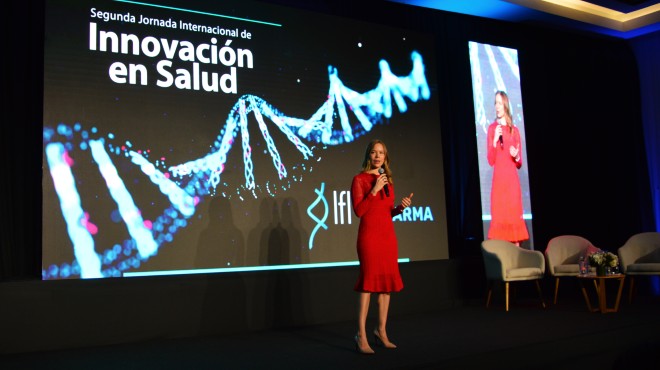 Catalina Ricaurte, presidenta de la Directorio de IFI, inaugurando la jornada cientfica.