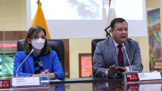 Ximena Garzn, ministra de Salud, y Juan Zapata, presidente del COE Nacional.