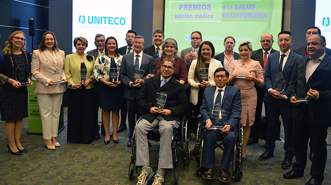 Ganadores de los primeros Premios Edicin Mdica a la Salud Ecuatoriana.