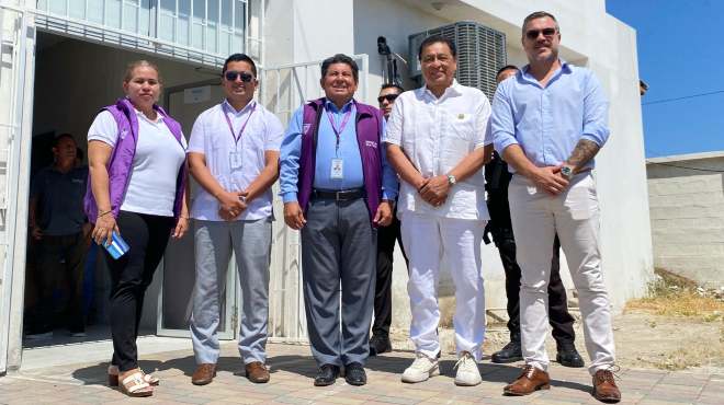 Entrega de medicamentos en Santa Elena.