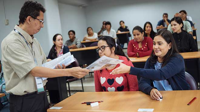 Estudiantes en el Examen de Habilitacin para el Ejercicio Profesional