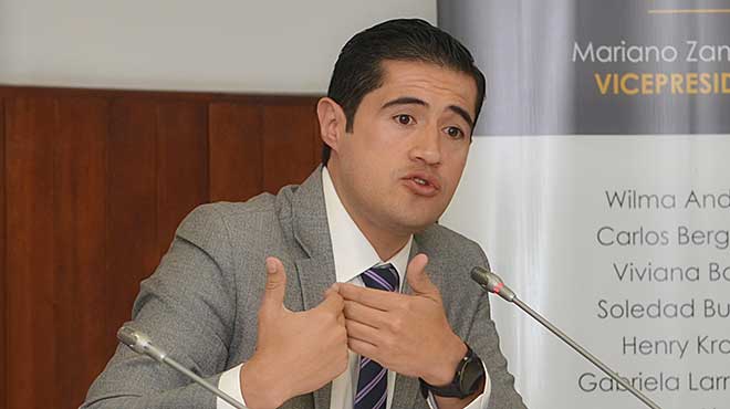 Richard Martnez, ministro de Economa y Finanzas. 