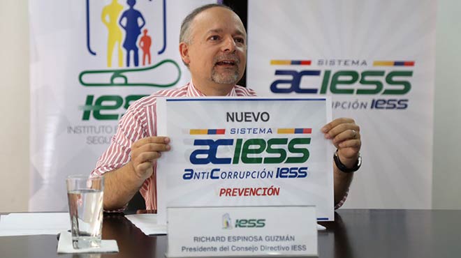 Richard Espinosa, presidente del consejo directivo del IESS.