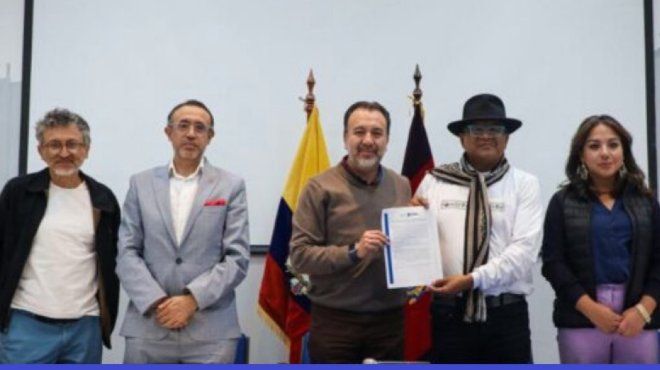 Firma de los acuerdos.