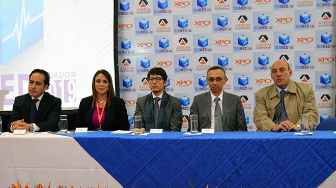 Juan Carlos Mendizbal, director general de TECHMED Ecuador 2019, Cristina Murgueitio, directora ejecutiva de Asedim, Carlos Durn, viceministro de Gobernanza de la Salud, Oswaldo Rodrguez, presidente del directorio de Asedim, Gustavo Naranjo, representante del Sercop.