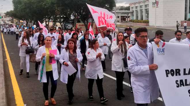 Estudiantes de la UTA. Foto tomada del Twitter.