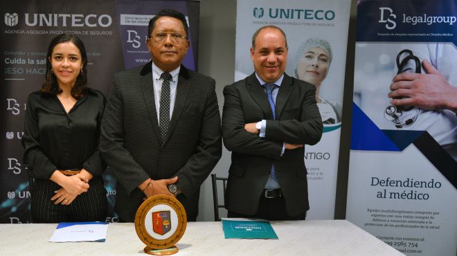 Mara Daniela Camacho, directora del departamento de siniestros de Ds Legal Group; Wilson Tenorio, presidente de la FME; Ignacio Arvalo, CEO de Uniteco en Ecuador.