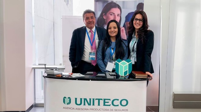 Jaime Toapanta, Karina Guamn y Anabel Garrido, equipo comercial de Uniteco Ecuador.