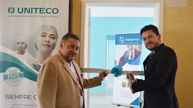 Jos Eras, presidente de la FME, y Santiago Castro, gerente general de Uniteco en Ecuador.