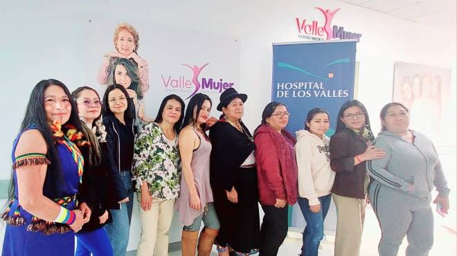 Mujeres Shuar en la jornada del Hospital de los Valles.