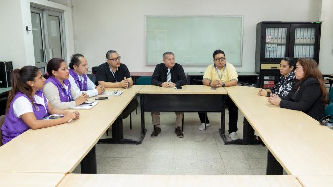 Reunin de autoridades en la Universidad de Guayaquil.