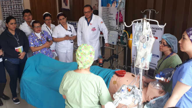 Personal de la Unidad Cardiotorcica del Hospital Baca Ortiz.