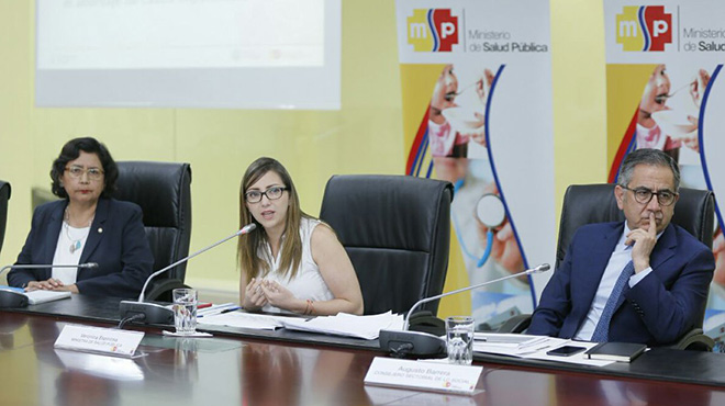 Gina Tambini, Vernica Espinosa, Augusto Barrera.