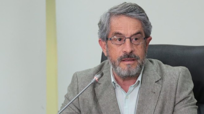 Jos Ruales, ministro de Salud. Ley de Carrera Sanitaria.