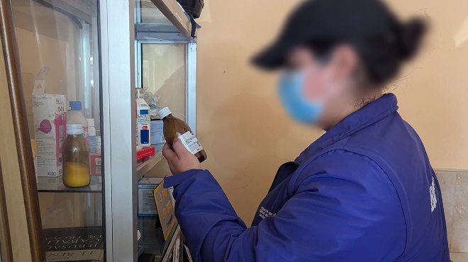 Se encontraron medicamentos caducados.