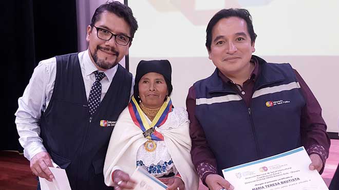 Javier Tats, Rosa Santelln y Gonzalo Jaramillo., Coordinador Zonal 1.