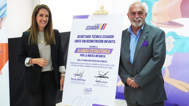 Mara de Lourdes Muoz y Francisco Punina.