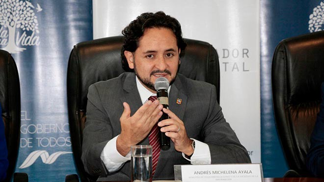 Andrs Michelena, ministro de Telecomunicaciones.