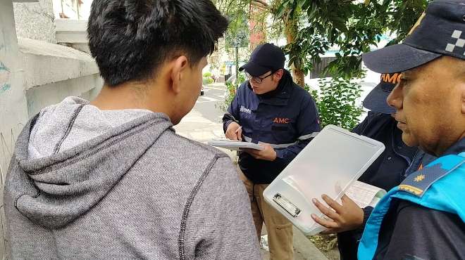 La multa por consumir bebidas alcoh�licas en espacios p�blicos es de 120,50 d�lares.