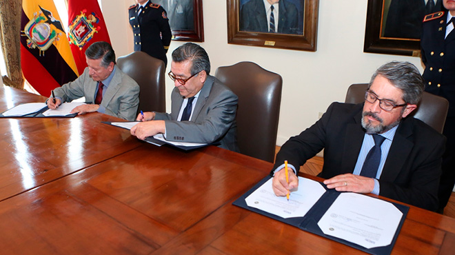 Fernando Semprtegui, Miguel Dvila y Jos Ruales.