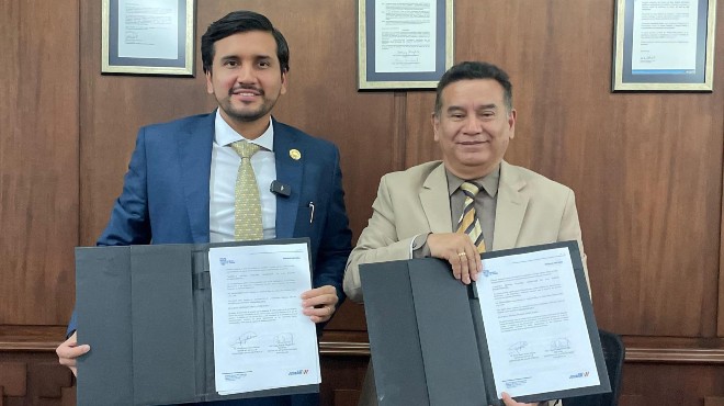 Jimmy Martin, ministro de Salud; y, Carlos Jcome, rector del IAEN.