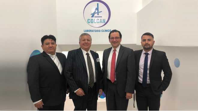 Leonel Calvopia, director cientfico COLCAN Ecuador; Marcelo Andrade, CEO Laboratorio COLCAN; Luis Mario Jimnez, gerente de negocios internacionales COLCAN; Andrs Rodrguez, director comercial COLCAN Ecuador.