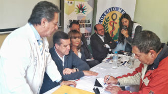 Firma del acta por parte de las asociaciones.