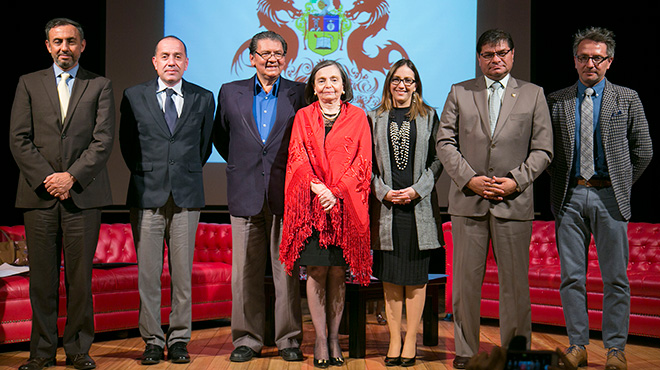 Alejandro Vela, director general ISSFA; David Proao, director general ISSPOL; Ramiro Echeverra, profesor de la USFQ; Ana Delgado, directora ejecutiva ACHPE; Vernica Espinosa, ministra de Salud; William Garzn, presidente de la Comisin de Salud de la Asamblea Nacional; Daniel Rodrguez, director Nacional de Salud del IESS.