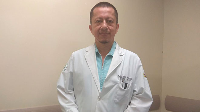 Gino Alvia, cirujano torcico.