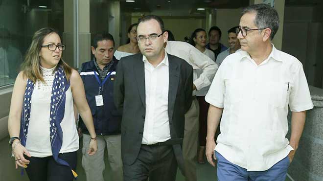 Vernica Espinosa, Manolo Rodas y Augusto Barrera.