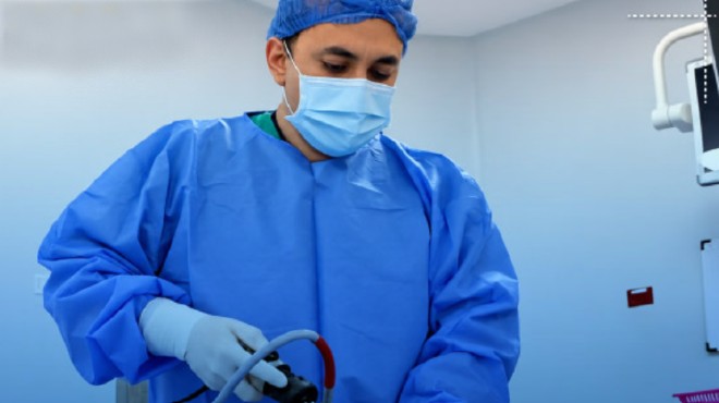 El Servicio de Traumatolog�a cuenta con cinco m�dicos especialistas.