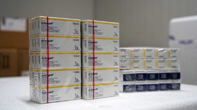 Recepción de los medicamentos donados.