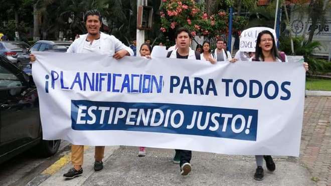 Estudiantes de la Facultad de Ciencias Mdicas de la UG. 