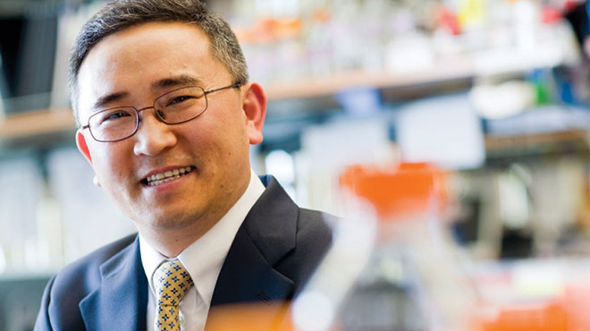 Jae Jung, director del Departamento de Microbiologa Molecular de la Escuela Keck.