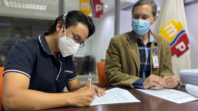 Firma del primer contrato de SP7.