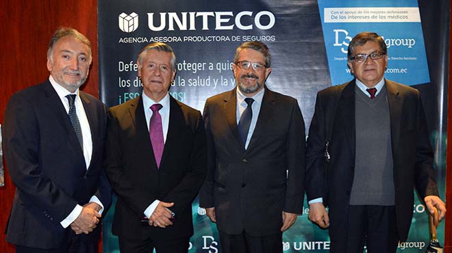 Oswaldo Palomeque, secretario ejecutivo de la Federacin Mdica Ecuatoriana; Fernando Semprtegui, rector de la Universidad Central del Ecuador (UCE); Jos Rales, subsecretario de Promocin de la Salud e Igualdad del MSP; y Marcob Jarrn, miembro federado del CMP.