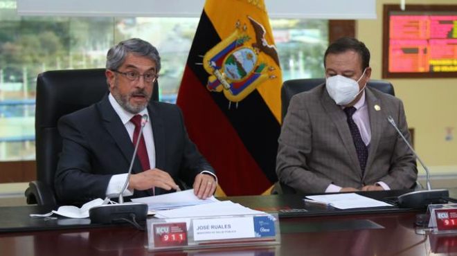 Jos Ruales, ministro de Salud, y Juan Zapata, presidente del COE Nacional.