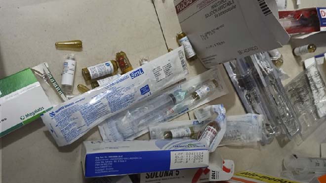 Clausuran farmacia en Cuenca.