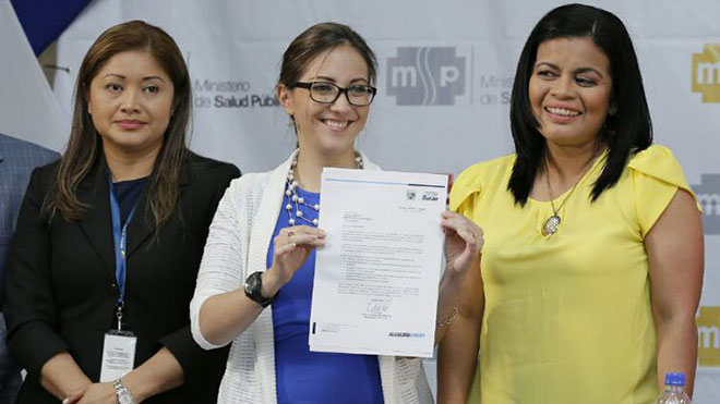 Mariana Pihuave, Vernica Espinosa y Alexandra Arce.