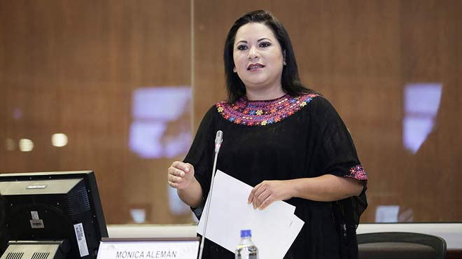 M�nica Alem�n, asamble�sta. 