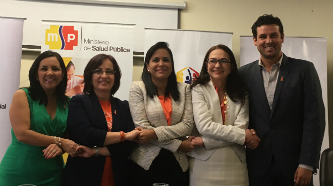 Ldice Larrea, minstra de Inclusin Econmica y Social;  Margarita Guevara, ministra de Salud; Gabriela Rosero, ministra Coordinadora de Desarrollo Social; Moni Pizani, representante de ONU Mujeres en Ecuador y Xavier Enderica, ministro del Deporte.